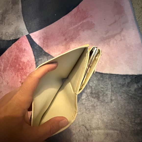 Louis Vuitton Gold Key & Card Holder - Picture 7 of 11